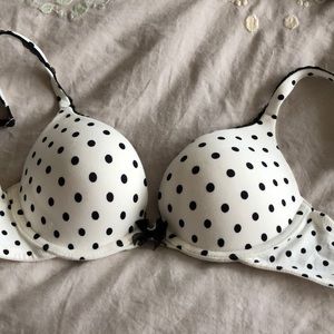 NWT Victoria’s Secret Bra.  32B